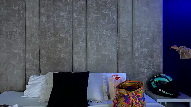 GiselOrtiz online show from 11/14/25, 10:14