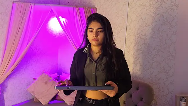GiselOrtiz online show from 06/15/26, 11:01