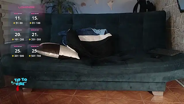 Snapshot of rogert_xx chatting on 01/10/25, 02:46 rogert xx online show from 01/10/25, 02:46