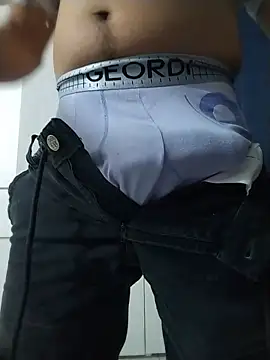 Danielitohot23cm online show from 07/12/26, 12:12