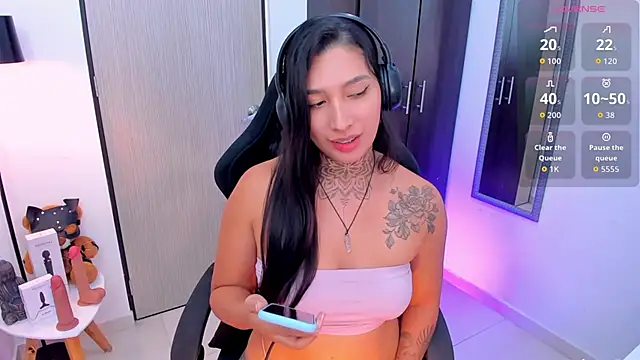 LouaneBourVip online show from 12/14/25, 11:42