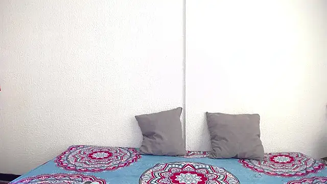 Snapshot of _joanne_and_oliver_ chatting on 09/20/25, 04:41 joanne and oliver online show from 09/20/25, 04:41