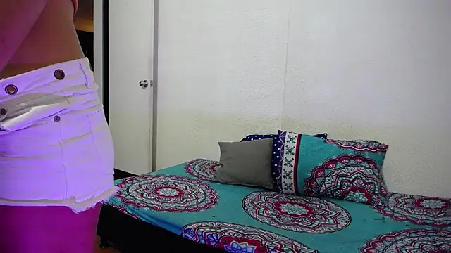 Snapshot of _joanne_and_oliver_ chatting on 02/12/26, 02:50 joanne and oliver online show from 02/12/26, 02:50