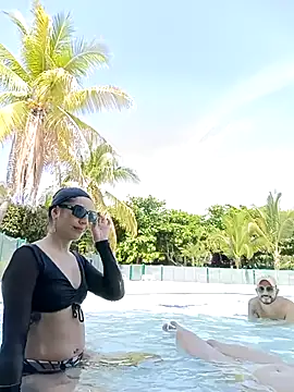 Snapshot of _joanne_and_oliver_ chatting on 02/22/26, 07:34 joanne and oliver online show from 02/22/26, 07:34