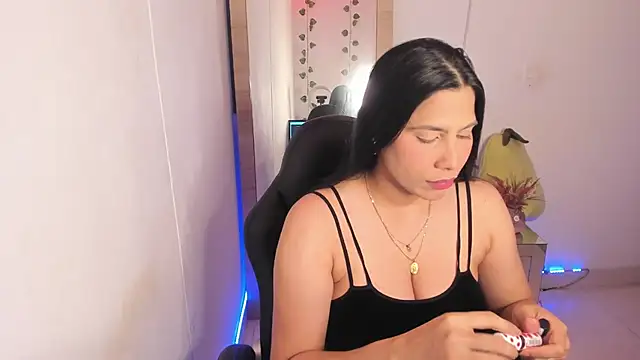 Snapshot of hellensexy chatting on 02/10/25, 08:53 hellensexy online show from 02/10/25, 08:53