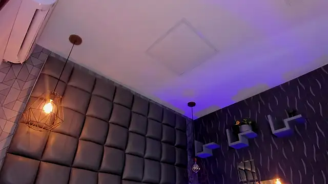 megan woll online show from 03/14/26, 07:30