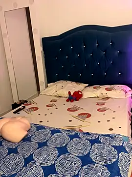 Leonarrrd 01 online show from 10/23/25, 12:54