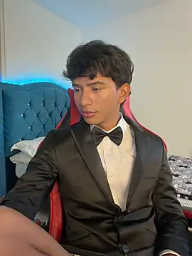 Snapshot of Leonarrrd_01 chatting on 02/04/26, 10:36 Leonarrrd 01 online show from 02/04/26, 10:36