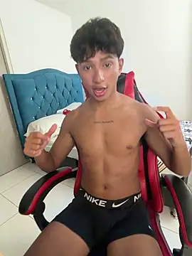 Snapshot of Leonarrrd_01 chatting on 02/26/26, 09:47 Leonarrrd 01 online show from 02/26/26, 09:47