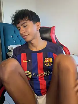 Snapshot of Leonarrrd_01 chatting on 03/11/26, 11:00 Leonarrrd 01 online show from 03/11/26, 11:00