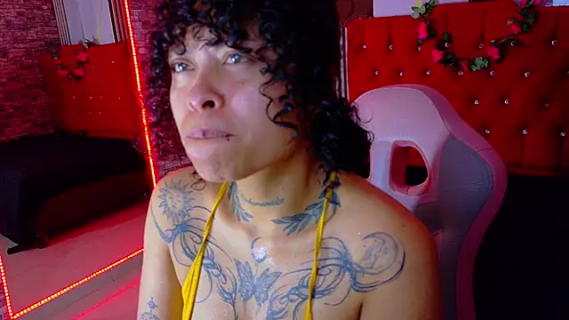 miahernadez303av online show from 01/11/26, 04:28