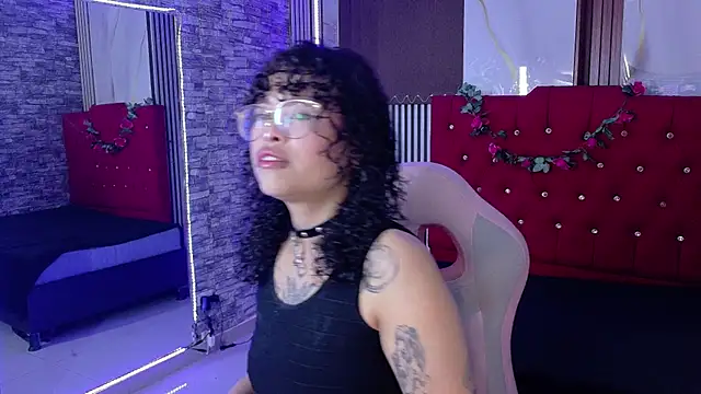 miahernadez303av online show from 04/25/26, 11:57