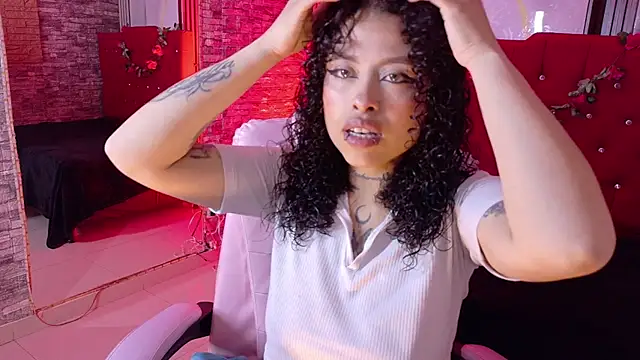 miahernadez303av online show from 06/19/26, 11:52