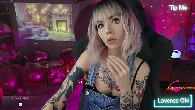 Snapshot of Kerry_Kirk chatting on 02/10/26, 09:52 Kerry Kirk online show from 02/10/26, 09:52