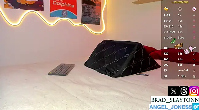 Snapshot of Brad-Slayton chatting on 03/18/25, 09:21 Brad-Slayton online show from 03/18/25, 09:21