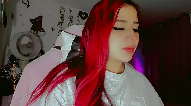 madisonx17 online show from 01/05/25, 04:25