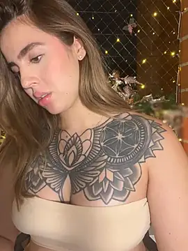 ValerieHilton online show from 12/26/24, 11:24