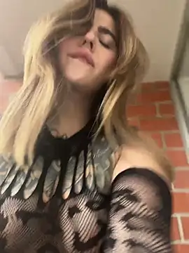 ValerieHilton online show from 12/31/24, 10:01