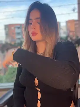 ValerieHilton online show from 01/13/25, 10:45