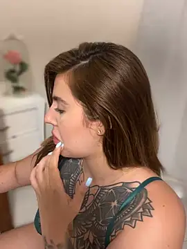 ValerieHilton online show from 03/20/25, 01:02