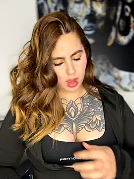 ValerieHilton online show from 10/01/25, 10:49