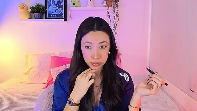 lilyy evanss online show from 11/19/25, 09:26