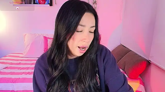 Snapshot of lilyy_evanss chatting on 02/27/26, 11:49 lilyy evanss online show from 02/27/26, 11:49