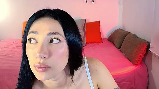 Snapshot of lilyy_evanss chatting on 03/14/26, 11:10 lilyy evanss online show from 03/14/26, 11:10