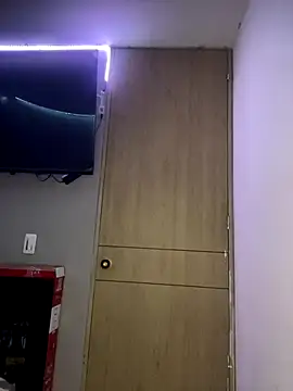 danielagh29 online show from 12/15/25, 06:39