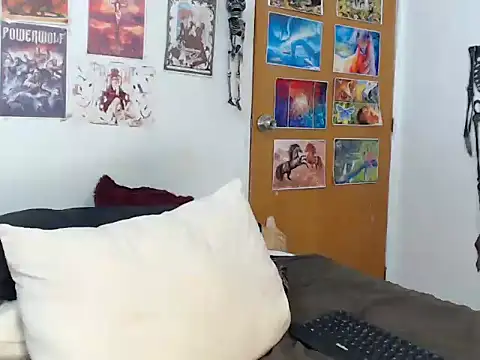 kiaraleono1302 online show from 12/22/25, 02:30