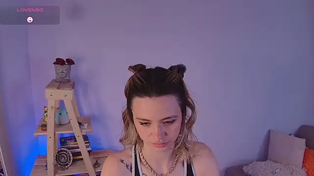 Lucy Princes online show from 02/13/25, 01:08