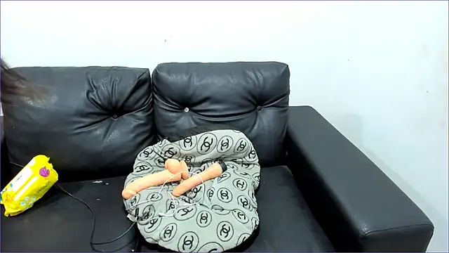 candyummy online show from 12/01/25, 11:37