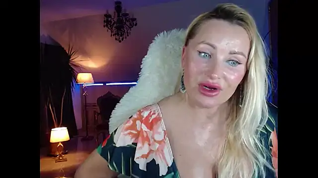 Snapshot of eyesangel22 chatting on 12/21/24, 03:42 eyesangel22 online show from 12/21/24, 03:42