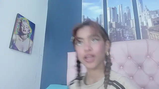 Snapshot of Applehot_LRR chatting on 09/10/25, 01:11 Applehot LRR online show from 09/10/25, 01:11