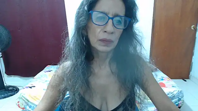 luz stella online show from 06/25/26, 04:34