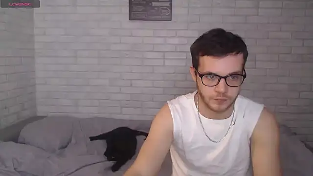 Snapshot of Fuckyoursecretary69 chatting on 12/07/24, 10:45 Fuckyoursecretary69 online show from 12/07/24, 10:45