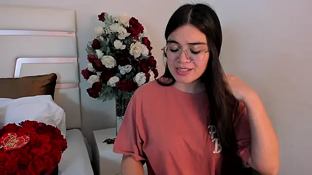 Snapshot of CamilaSofiia chatting on 02/18/25, 10:47 CamilaSofiia online show from 02/18/25, 10:47