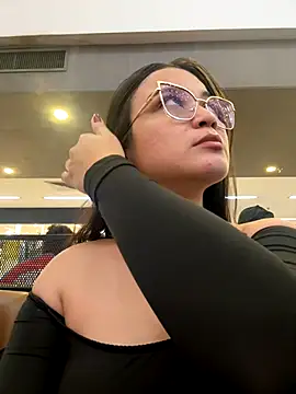 CamilaSofiia online show from 11/11/25, 11:27