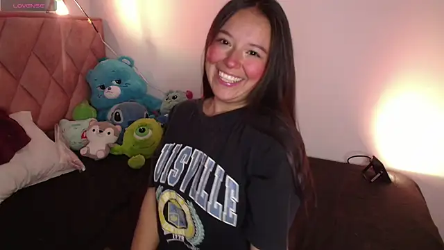 Snapshot of Lexie_Thompson10 chatting on 01/19/26, 02:15 Lexie Thompson10 online show from 01/19/26, 02:15