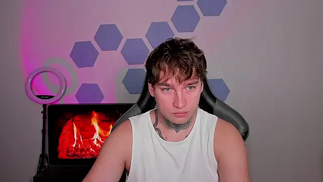 Chris Tyson online show from 11/06/25, 03:07