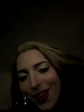 Snapshot of LoraaDoll chatting on 11/11/25, 03:56 LoraaDoll online show from 11/11/25, 03:56