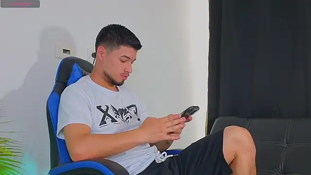 EdwardRoss  online show from 10/22/25, 07:24