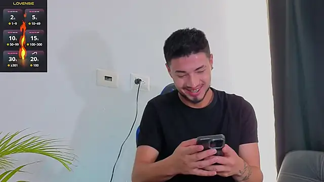 EdwardRoss  online show from 11/25/25, 04:18