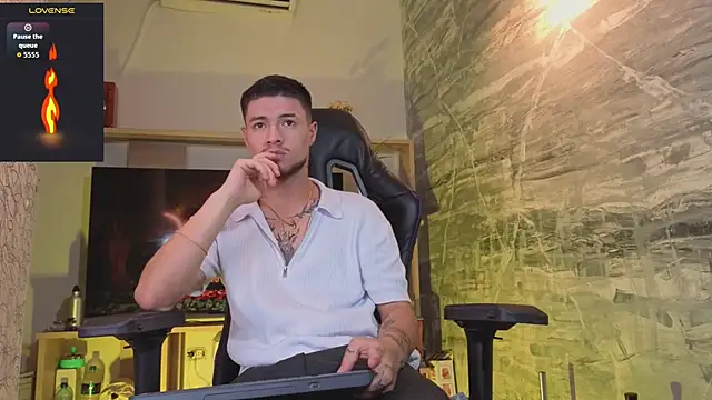 EdwardRoss  online show from 06/12/26, 07:46