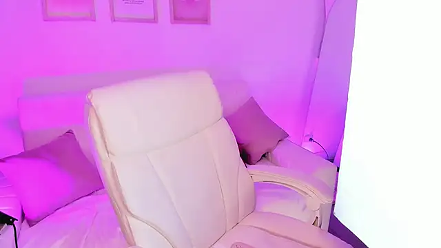 Steff London online show from 02/07/25, 03:34