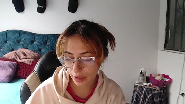 Kate lorens9 online show from 05/02/26, 05:29