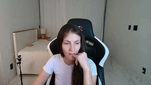 upssnowy online show from 06/14/26, 02:24