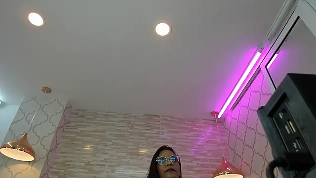 Snapshot of ZoeSmitth chatting on 10/29/25, 11:34 ZoeSmitth online show from 10/29/25, 11:34