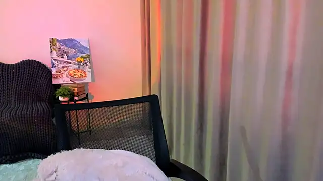 Snapshot of worldofkim chatting on 02/19/25, 04:44 worldofkim online show from 02/19/25, 04:44