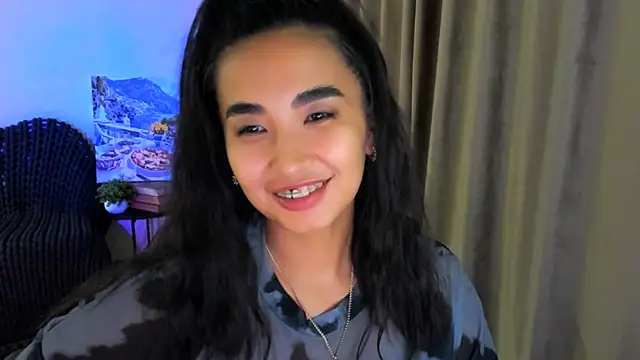 Snapshot of worldofkim chatting on 03/21/25, 10:50 worldofkim online show from 03/21/25, 10:50